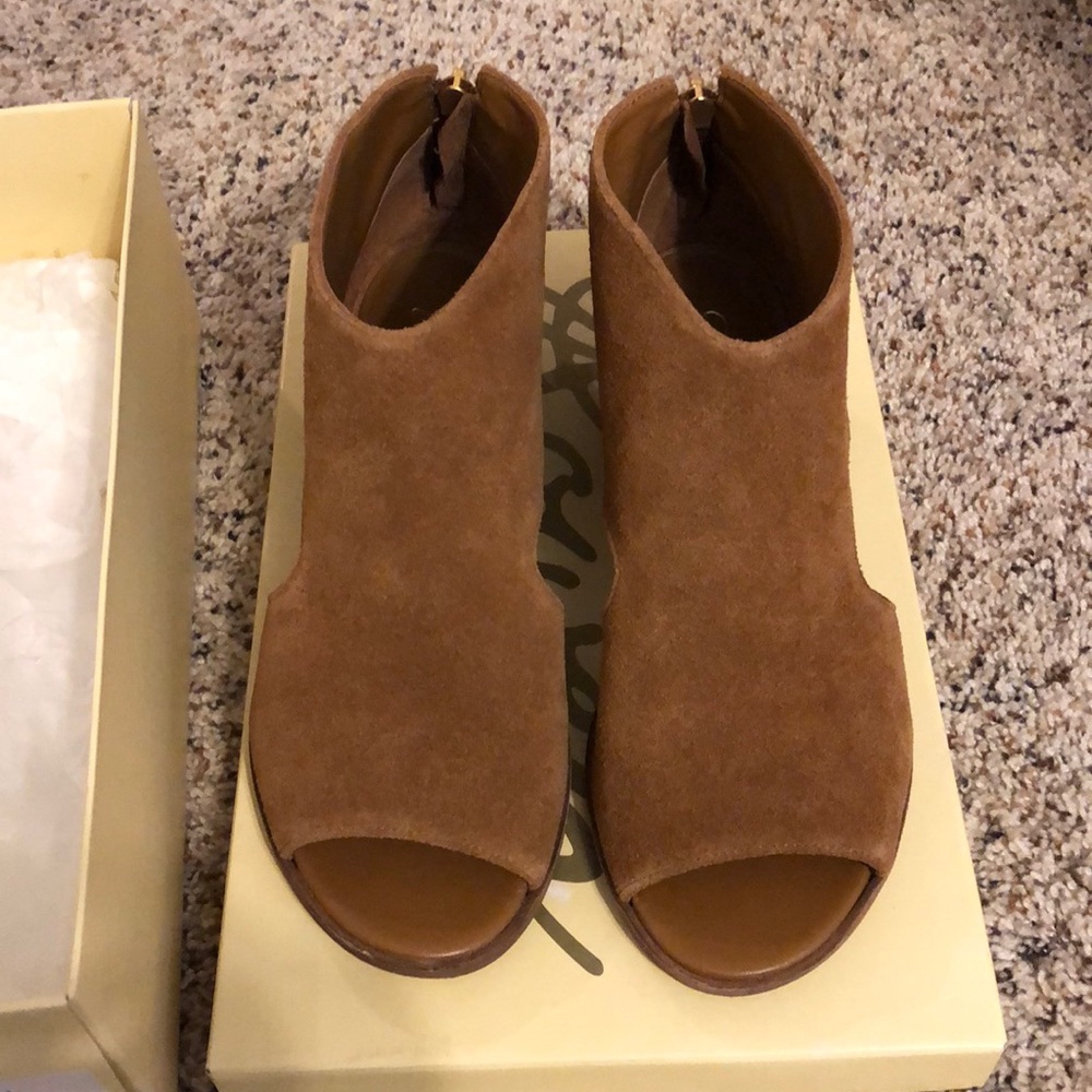 Suede booties - Picture 2 of 4